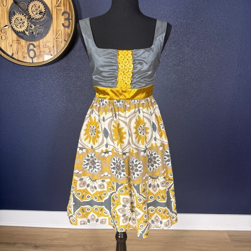 Bow & Arrow Anthropologie Gray & Yellow Silk Button Mini Dress | Size 2